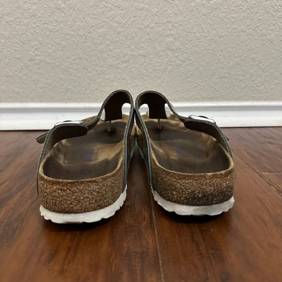 BIRKENSTOCK Womens Gizeh Soft Footbed in Silver Leather - Picture 7 of 9